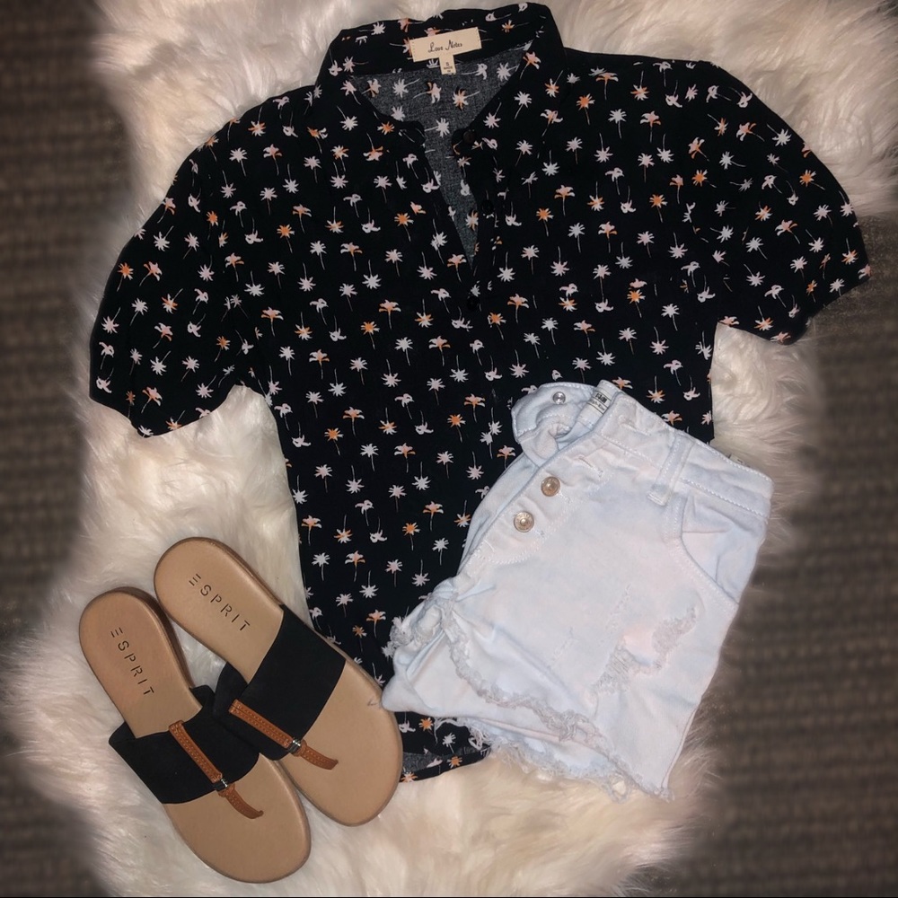 🚨 NEVER WORN crop button up vacation shirt